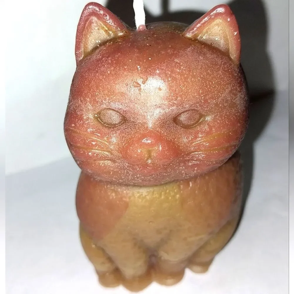 Hand crafted limited edition catcandle from our Cat Lady candle collection